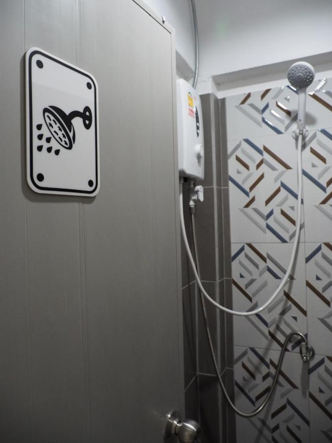 Prachan Hostel Тонгсала Екстериор снимка