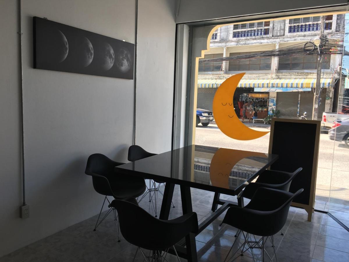 Prachan Hostel Тонгсала Екстериор снимка