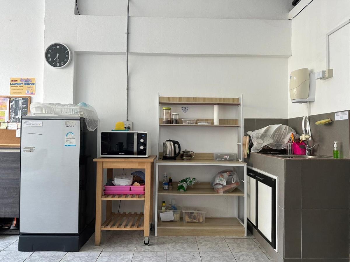 Prachan Hostel Тонгсала Екстериор снимка