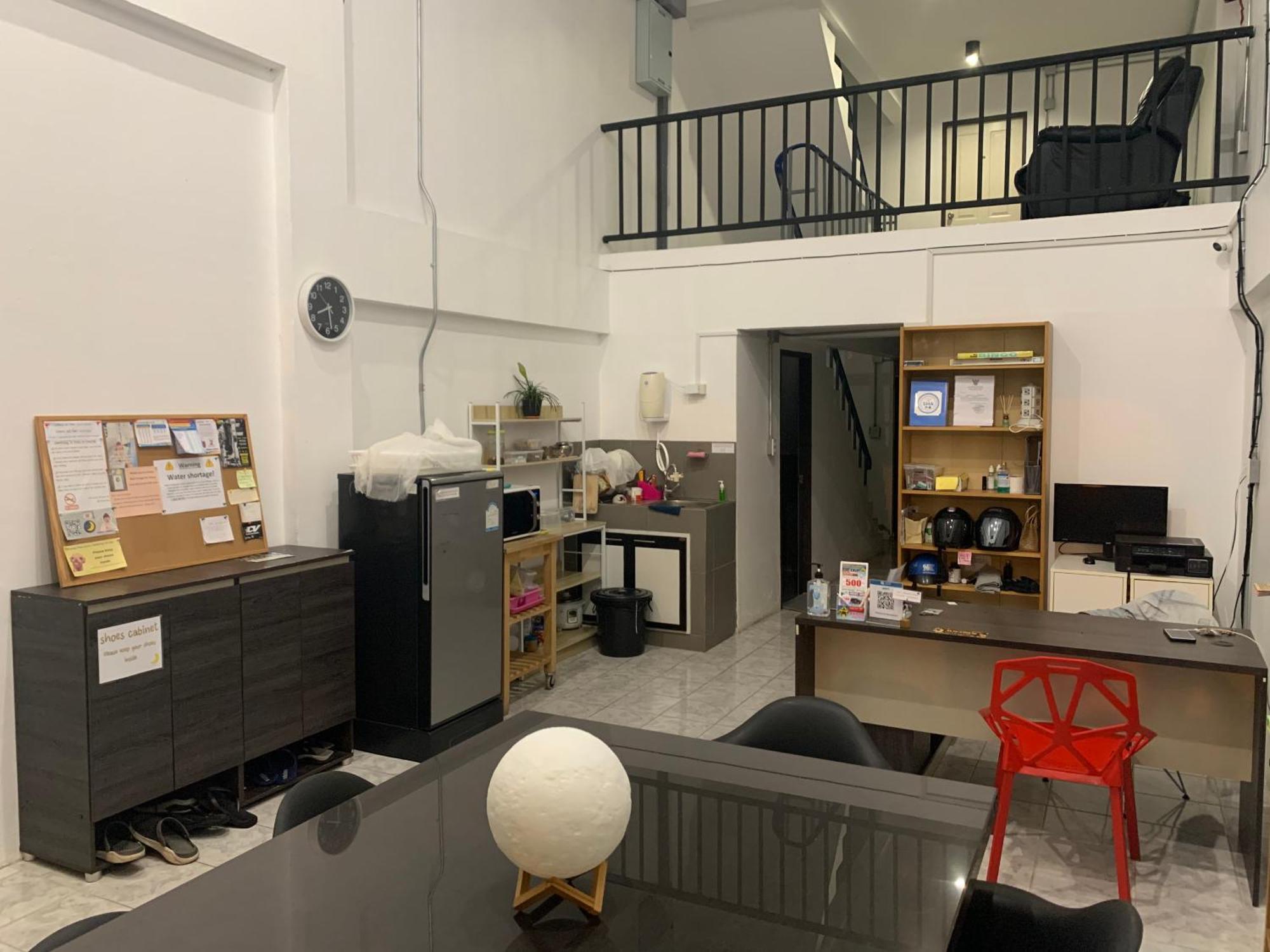 Prachan Hostel Тонгсала Екстериор снимка
