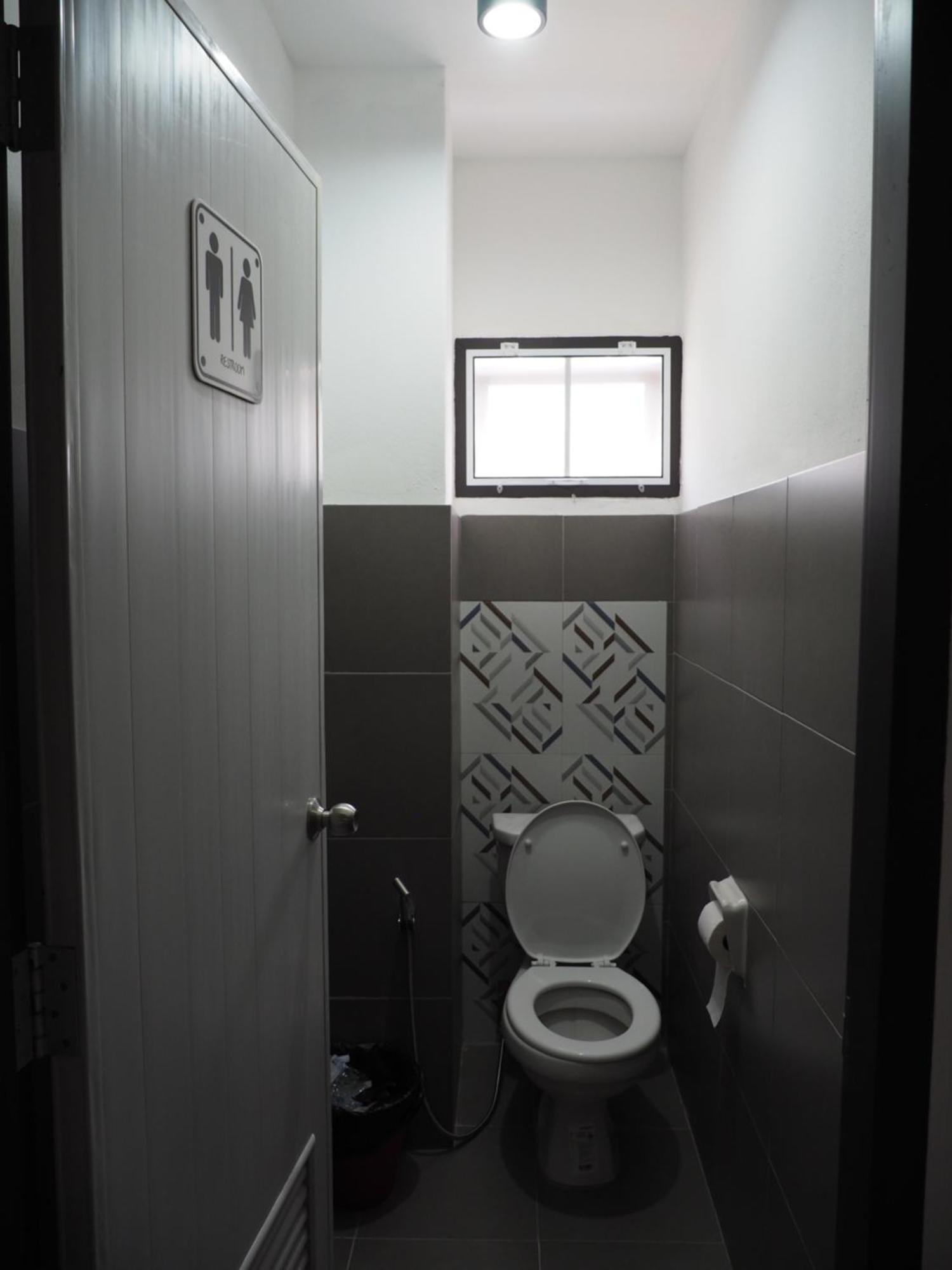 Prachan Hostel Тонгсала Екстериор снимка